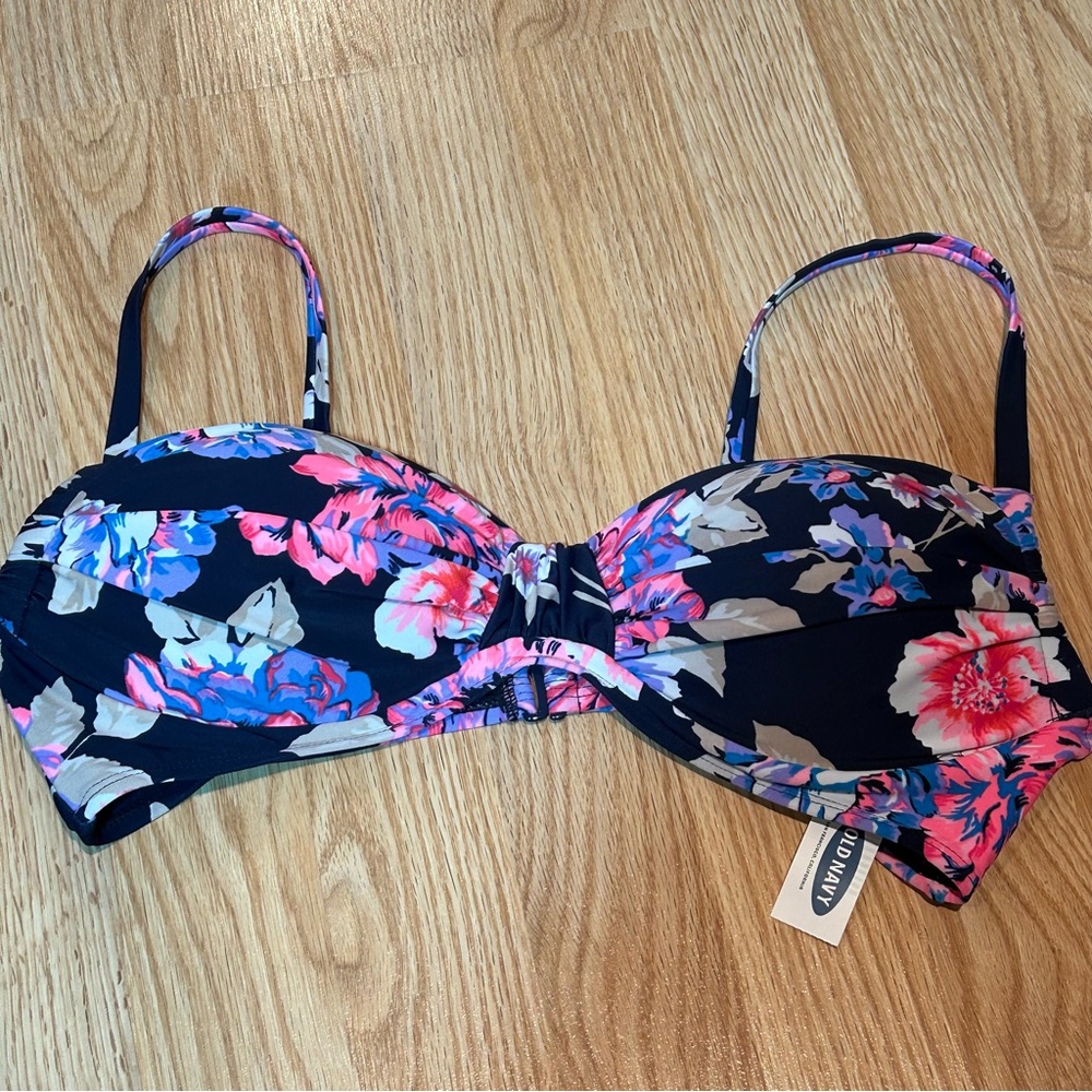 NWT Old Navy tropical‎ bikini top large